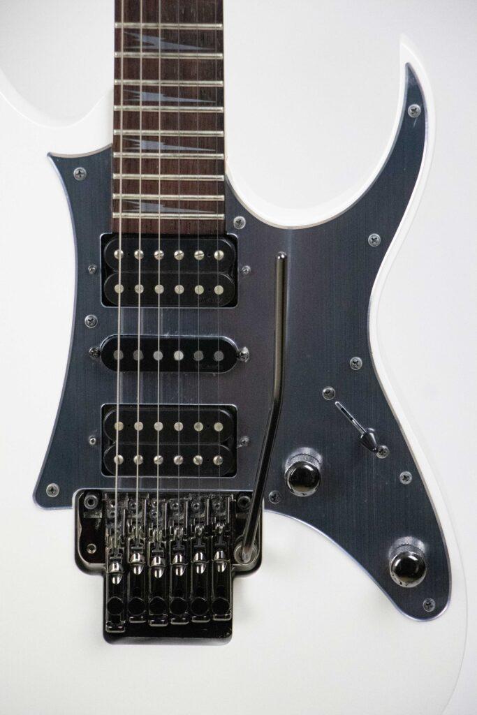 ギターのハムバッカーピックアップの仕組みと特徴。メリット・デメリットは？